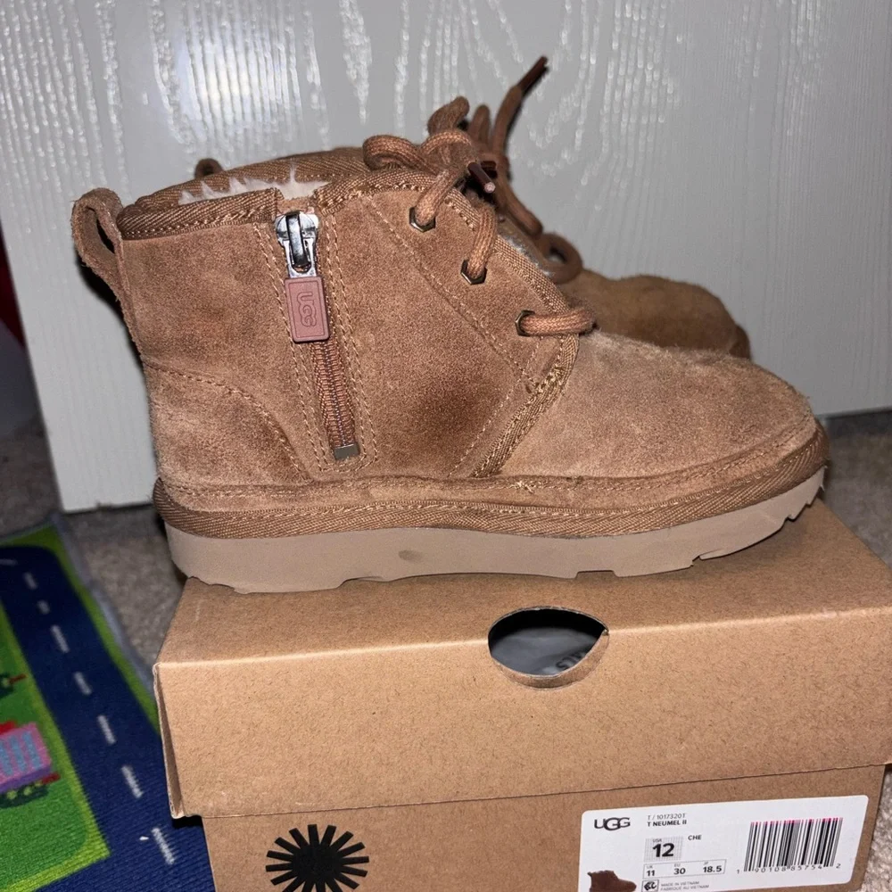 Children Unisex Boots UGG Kids Neumel II (Toddler/Little Kid) SIZE 12 PRE-OWNED